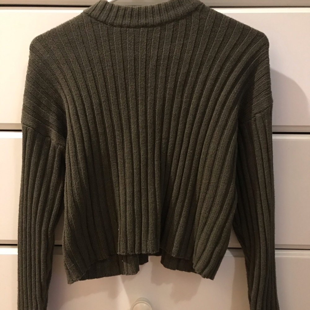 Cropped turtle neck sweater